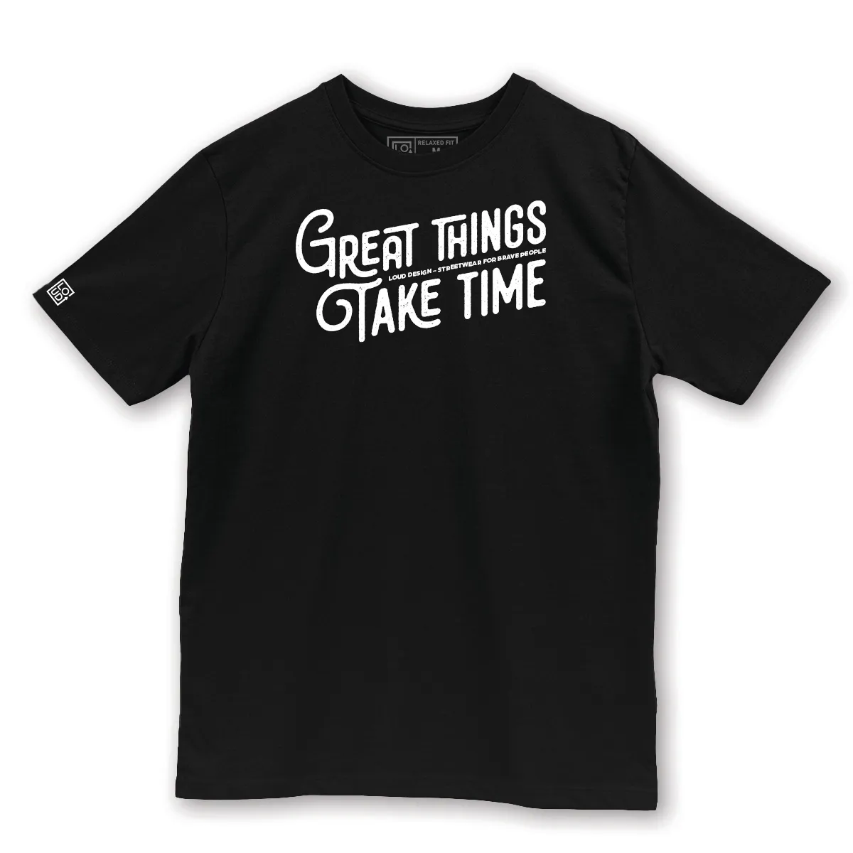 Imaginea unui tricou negru printat pe fata cu mesajul Great Things Take Time